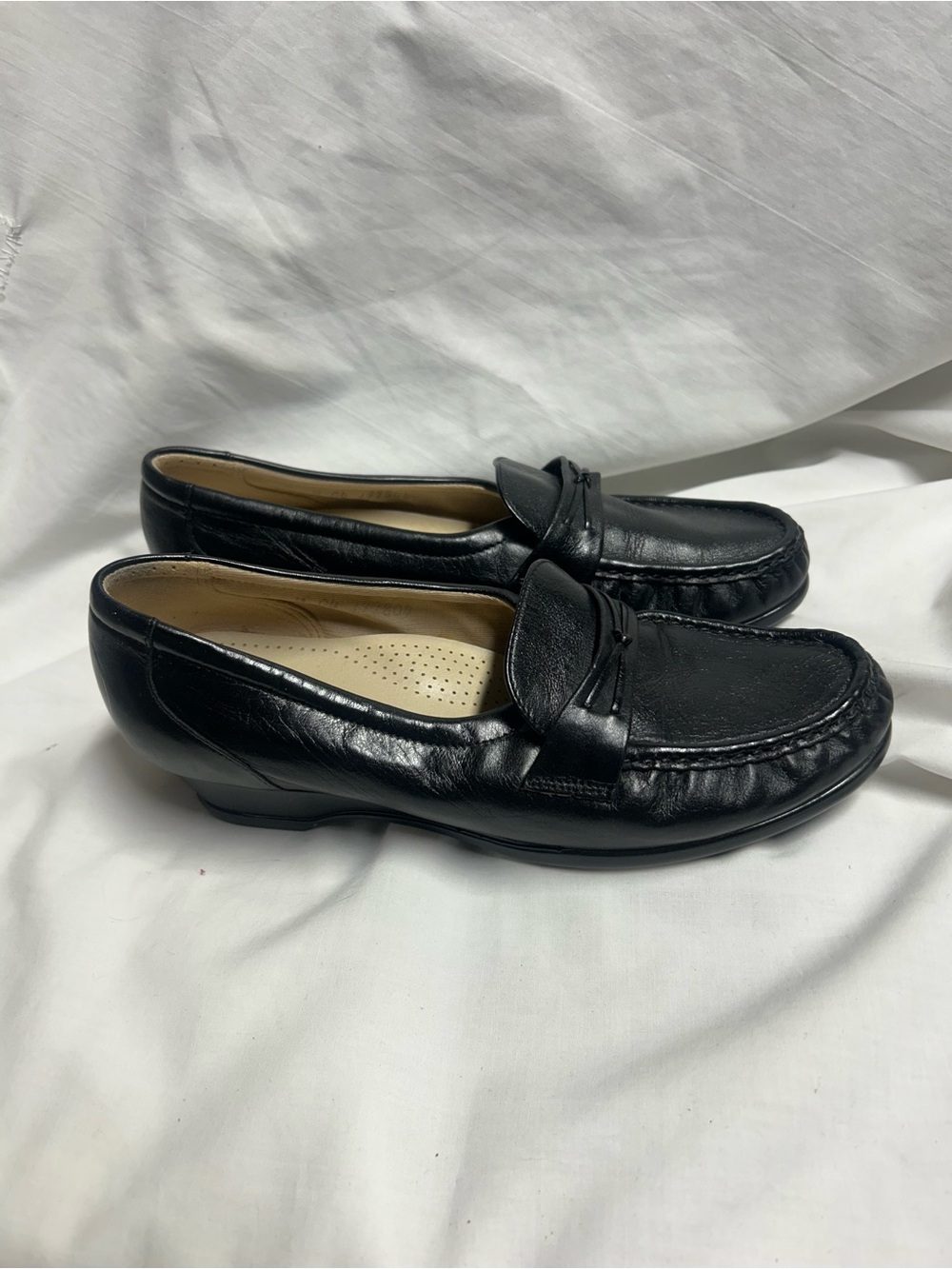 Preowned great condition

Slight heel
